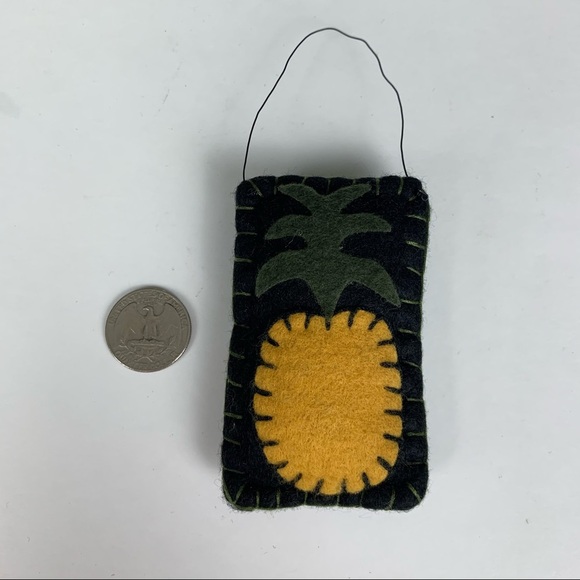 Hand stitched felt stuffed Pineapple on wire hang - Picture 10 of 11